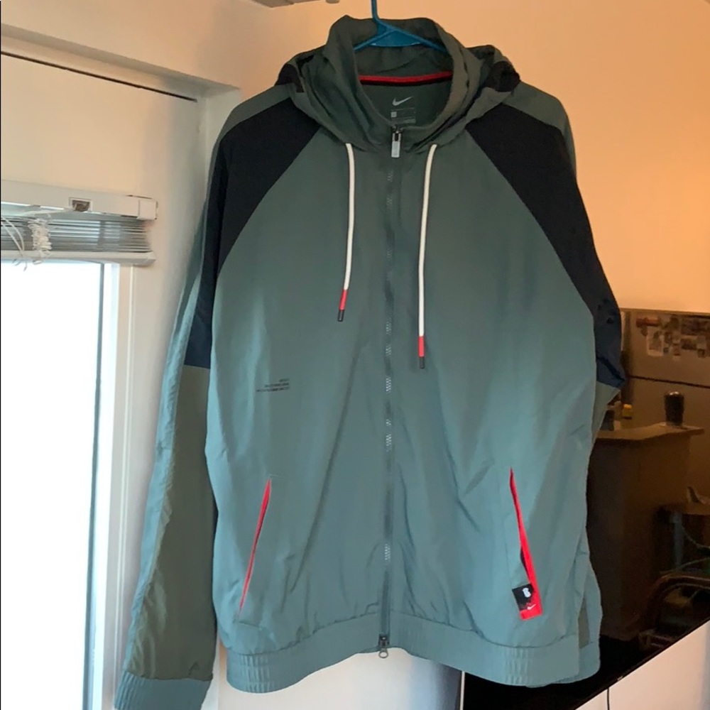 Nike Kyrie Irving windbreaker full zip jacket